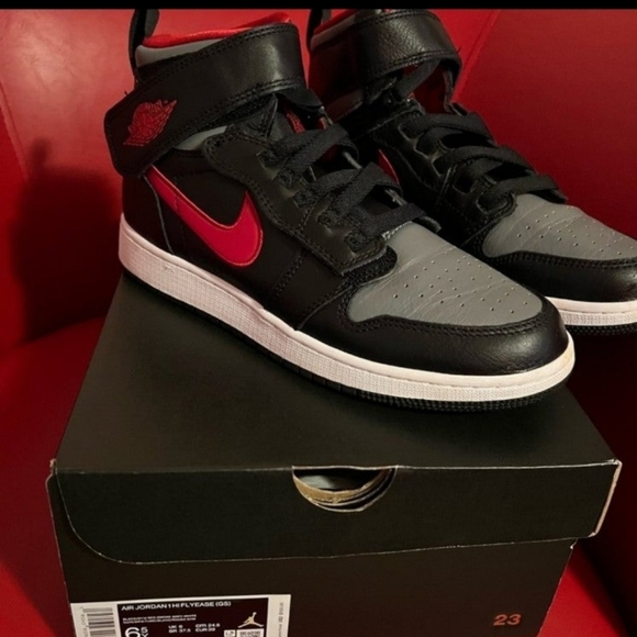 grey red black jordan 1